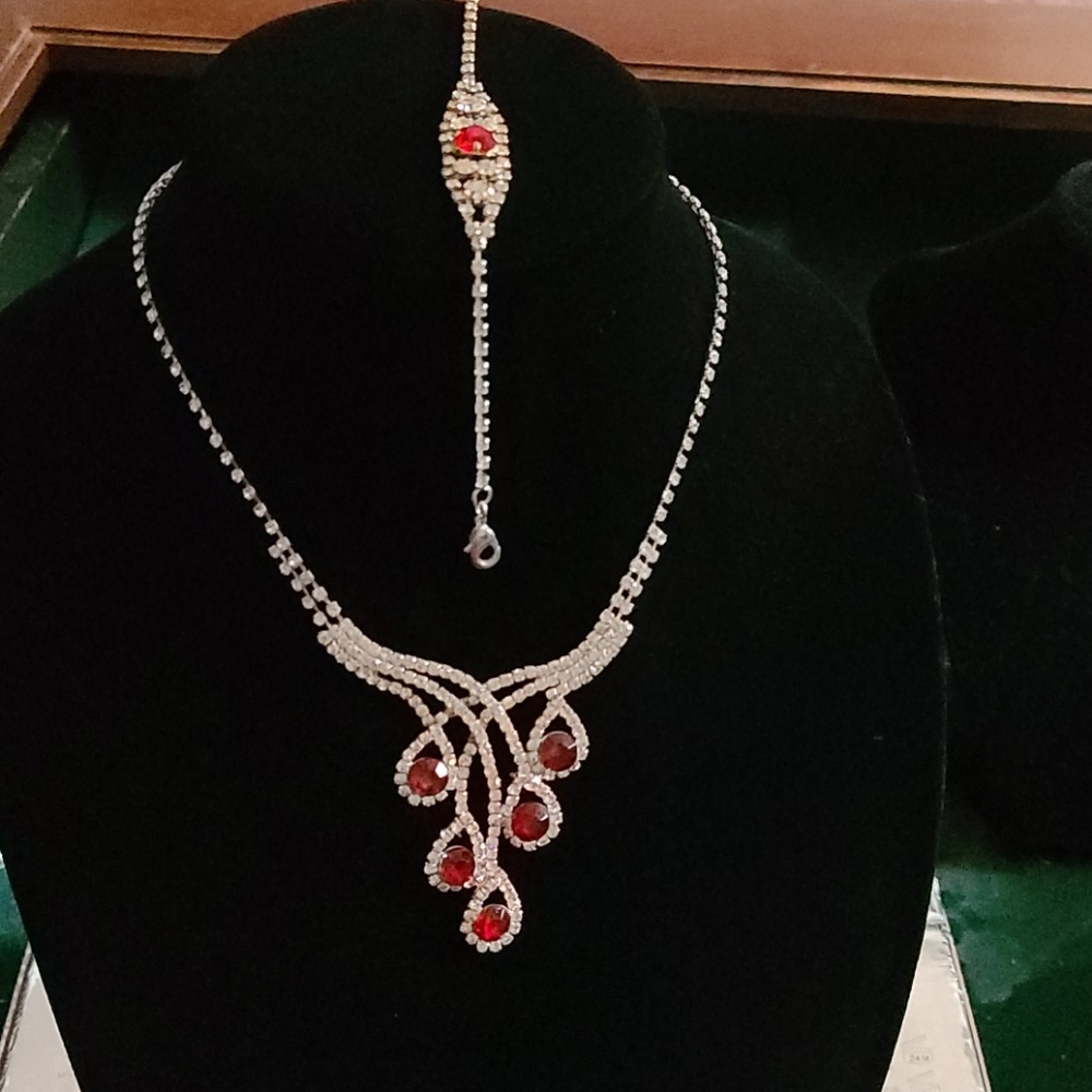 Beutiful set rhinestones necklace and bracelet - Picture 4 of 6